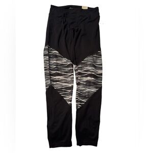 NWT leggings Balance Collection Black pattern